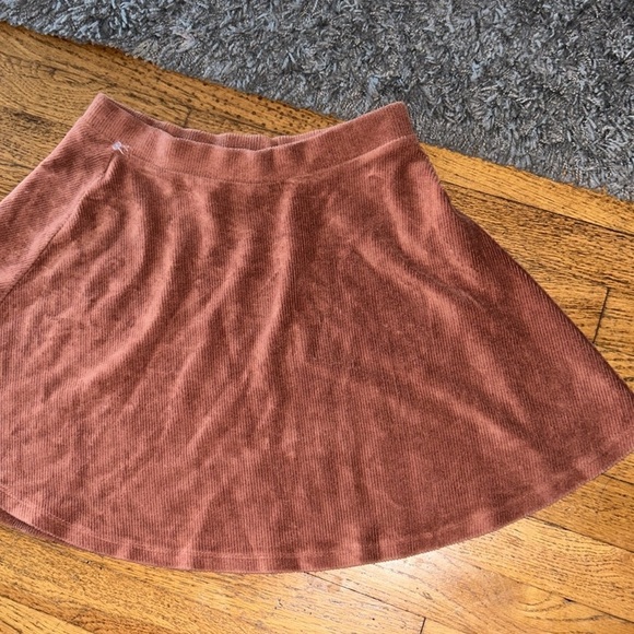Forever 21 Corduroy Skater Mini Skirt Size Small in Copper Brown - Picture 4 of 8